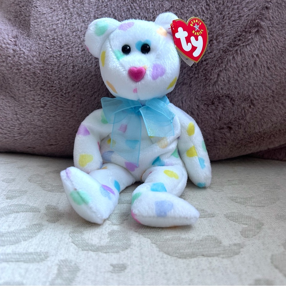 Ty Kissme 2001 Beanie Baby Bear white with pastel hearts NWT